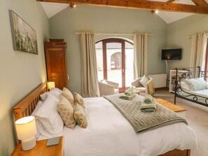 Cottage | Interior - The Arches Larklands (Richmond)
