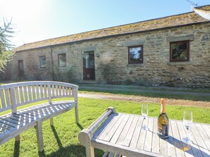 Property grounds - The Arches Larklands (Richmond)