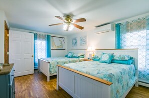 3 bedrooms, iron/ironing board, free Internet
