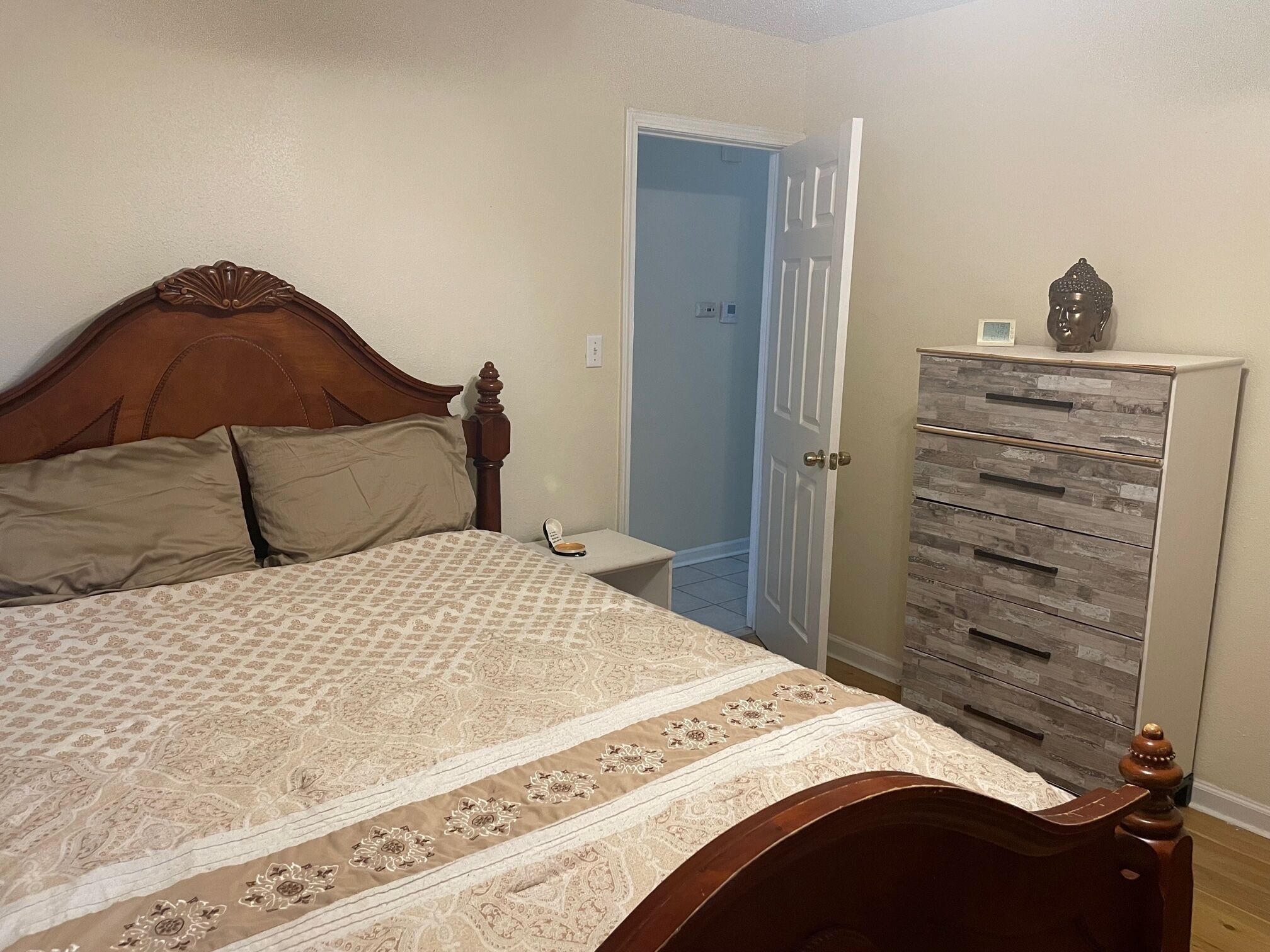 Clean 2BR House w/ Arcade machine close to Airport!