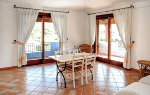 Dining - Beautiful apartment in Marinella (SS) (Marinella (SS))