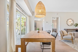 Dining - Beechwood Suites A (Sarasota)