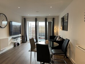 Appartement, 1 grand lit | Vue depuis l’hébergement