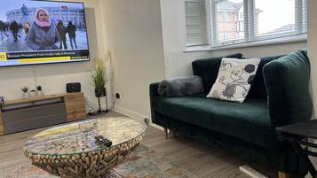 Apartment, Multiple Beds | Living area