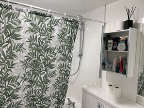 Apartment, Multiple Beds | Bathroom