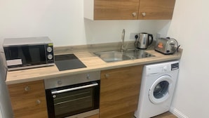 Studio, 1 Queen Bed with Sofa bed | Private kitchen - Inviting 1-bed Service Studio in Arbroath (Arbroath)