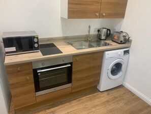 Studio, 1 Queen Bed with Sofa bed | Private kitchen | Fridge, microwave, oven, stovetop - Inviting 1-bed Service Studio in Arbroath (Arbroath)