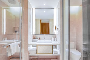 Standard Double or Twin Room | Bathroom | Slippers