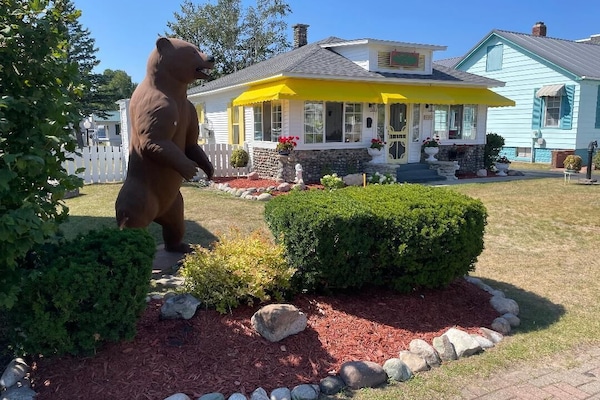 Somewhere in Time Cottage Mackinaw City