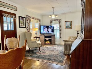 Smart TV - Somewhere in Time Cottage  (mackinaw city)