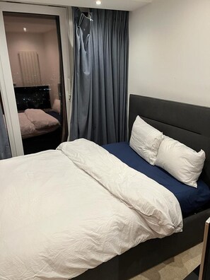 Apartment, 1 Queen Bed | 1 bedroom, free WiFi, bed sheets - Impeccable 1-bed Apartment in Canary Wharf (London)