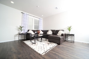 Smart TV, video games