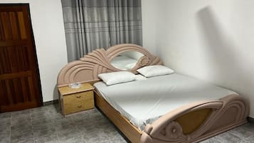 House | 3 bedrooms, free WiFi, bed sheets