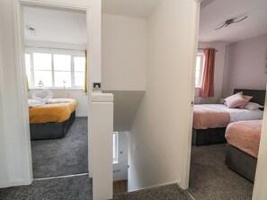 Cottage | 7 bedrooms, individually decorated, individually furnished, free WiFi - The Beach House (Prestatyn)