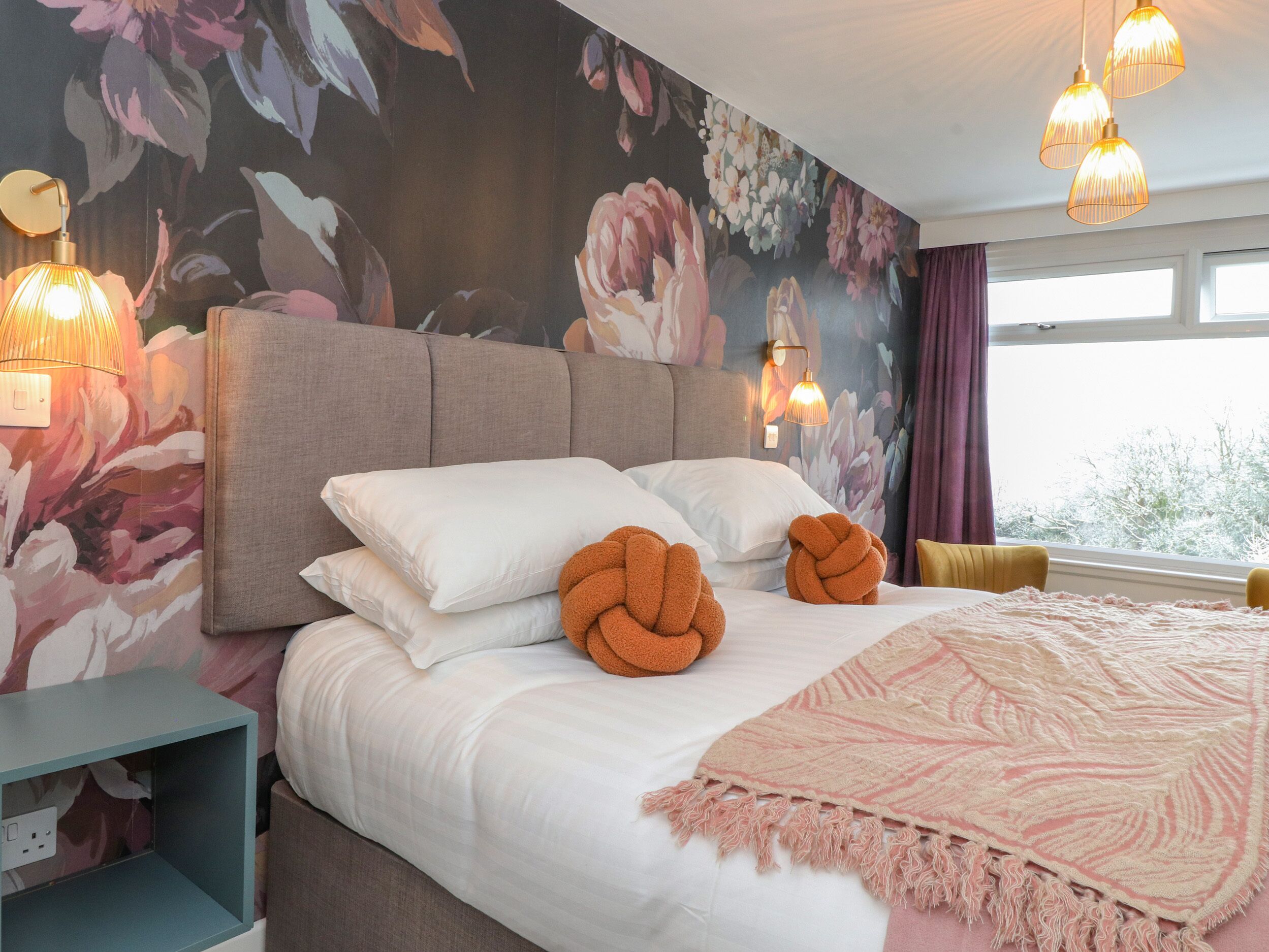 4 bedrooms, individually decorated, individually furnished, free WiFi