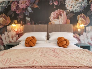 4 bedrooms, individually decorated, individually furnished, free WiFi