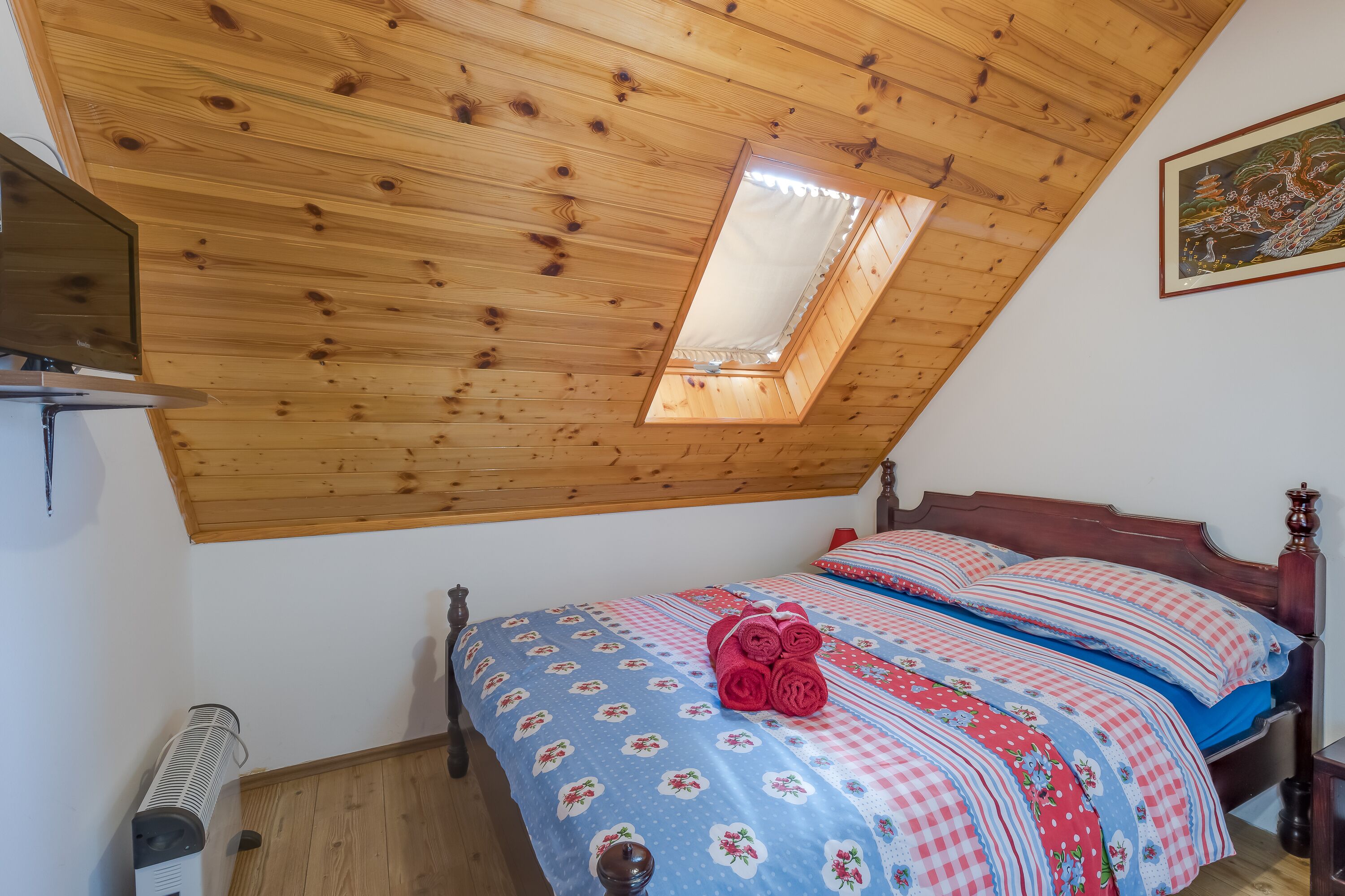4 bedrooms, free WiFi, bed sheets
