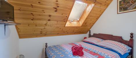 4 bedrooms, free WiFi, bed sheets