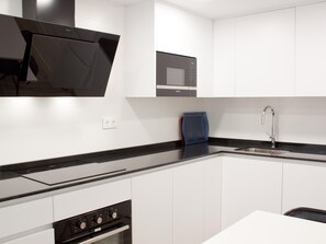 Fridge, microwave, oven, dishwasher - Brand new 2 bedroom apartment by RIO 2 and Matadero (Madrid)