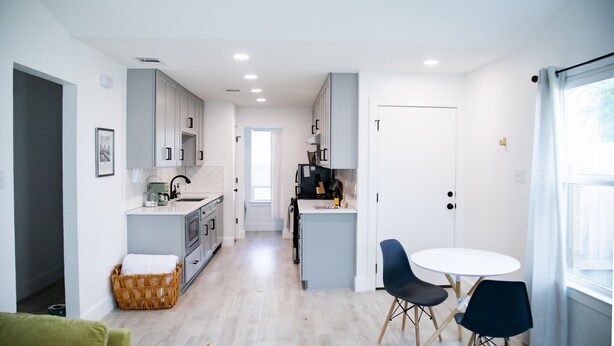 Unclassified image, 1 of 26, button - the Winnie House~
S. Austin sunny + modern retreat (Austin)