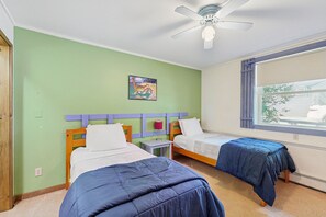 2 quartos, acesso à internet, roupa de cama