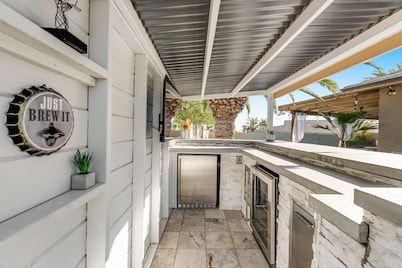 Charming, dog-friendly home only minutes to Old Town with pool & custom bar