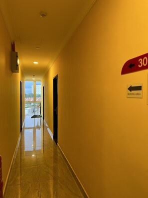 Hallway - I Go Hotel (Jenjarom)