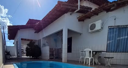 House with swimming pool in a prime area