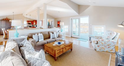 Lovely oceanfront home with balcony, central AC, & washer/dryer