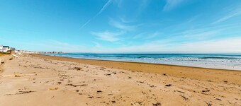 Lovely oceanfront home with balcony, central AC, & washer/dryer