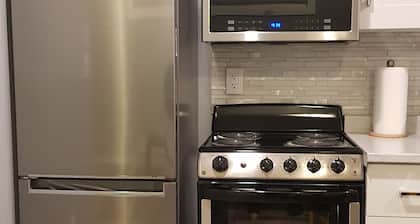 Pleasant 1 Bedroom Private Suite in the Meadows
