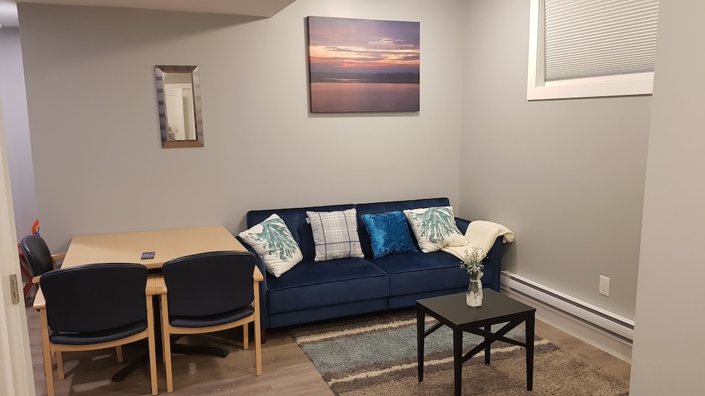 Pleasant 1 Bedroom Private Suite In The Meadows - Saskatoon