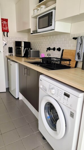 Fridge, microwave, stovetop, electric kettle