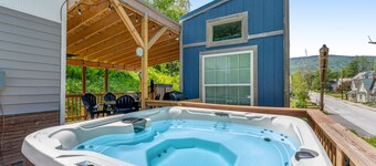 Two cozy tiny homes with a private hot tub, large deck, grill, AC - dog friendly