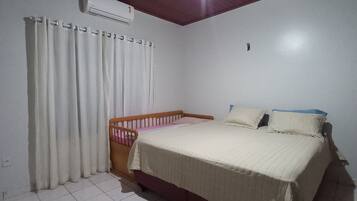 3 bedrooms, WiFi, bed sheets