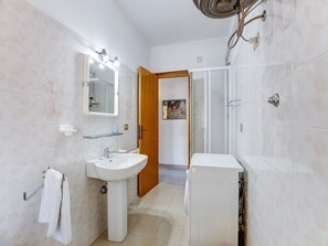 Shower, bidet - Retreat in Cala Gonone (Cala Gonone)