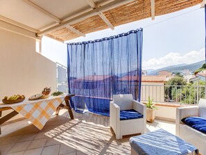 Outdoor dining - Retreat in Cala Gonone (Cala Gonone)