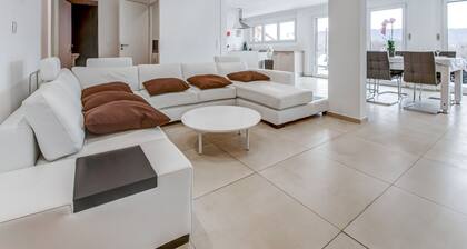 Beautiful cottage in La Chaux with jacuzzi