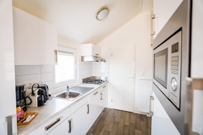 Microwave, dishwasher, coffee/tea maker