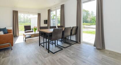 Chalet in Zeeland near Stelleplas Pond