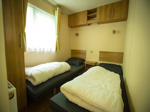 3 camere