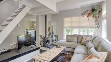 TV, fireplace, DVD player