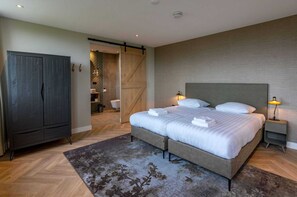 3 bedrooms, iron/ironing board, WiFi