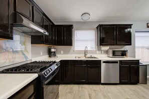 Fridge, microwave, oven, stovetop - Spacious Cedar Park Home Close to Shopping (Cedar Park)