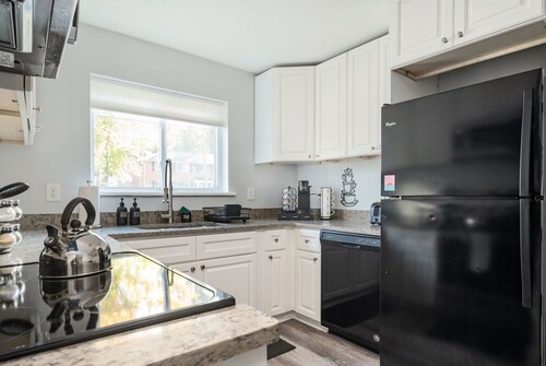 [REFRESHED] Quiet & Quaint 1BR 5min to airport and 15mins to downtown