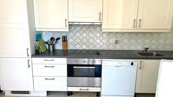 Fridge, microwave, oven, dishwasher