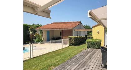 Villa moderne avec piscine Ă Brives