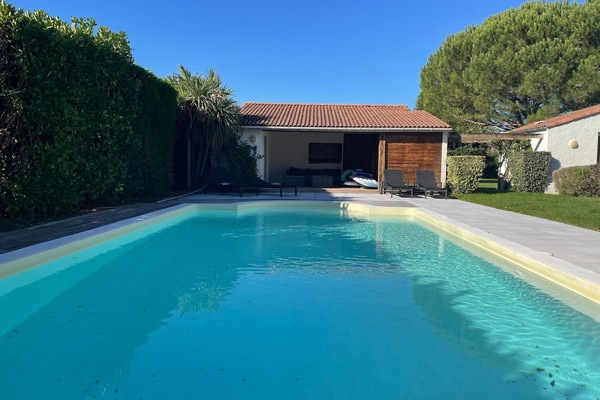 Schwimmbad des Ferienhauses