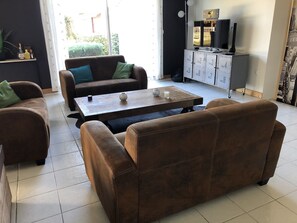 TV, fireplace, DVD player