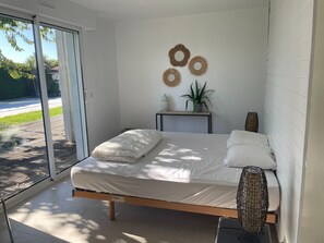 3 bedrooms, iron/ironing board, WiFi